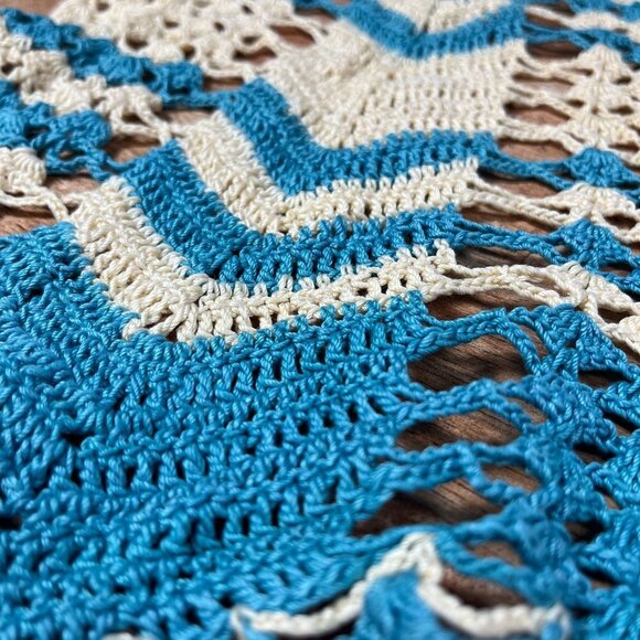Vintage Hand Crocheted Waist Apron Womens S Retro 60s Blue Ivory Doily Grandma - Picture 3 of 7